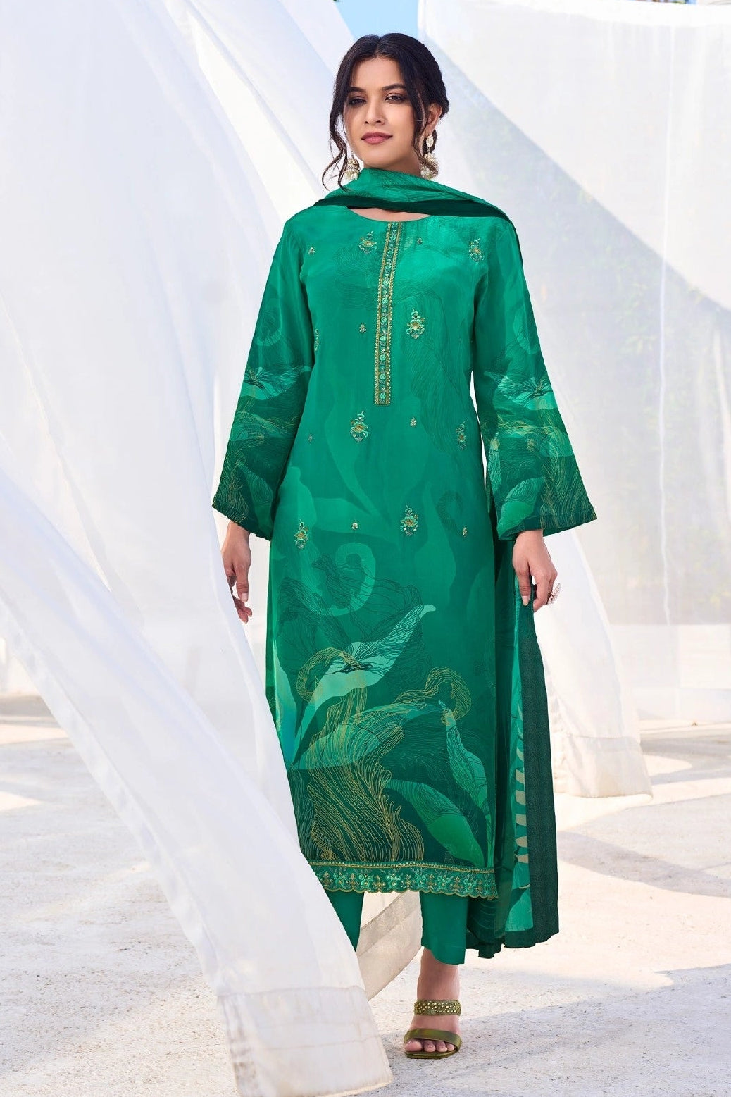 Simar Vitara Emerald Green Digital Printed Natural Crepe Salwar Kameez Set with Embroidery Work and Chinon Dupatta